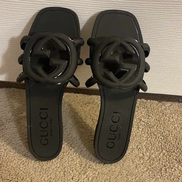 Gucci Sandals - Picture 2 of 5
